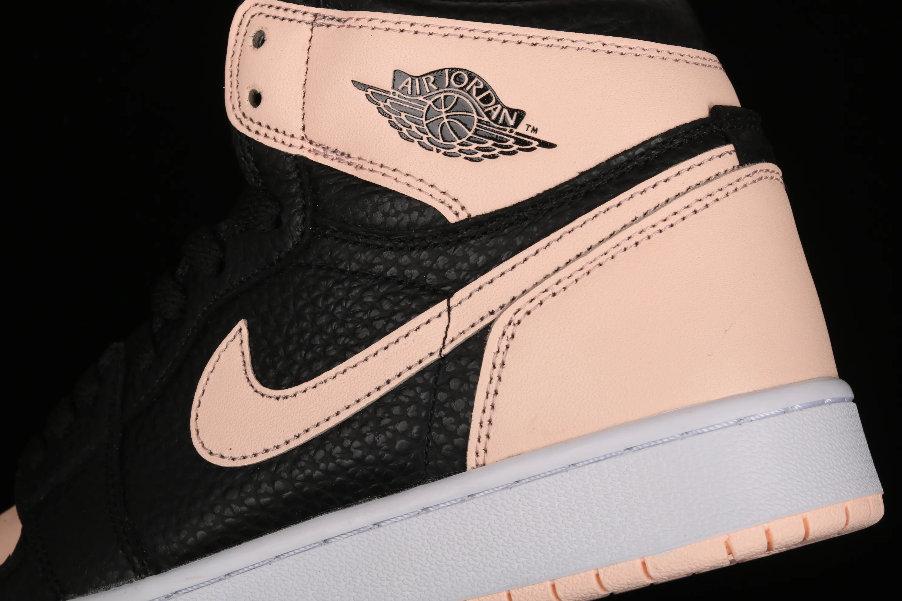 All Categories Air Jordan Jordan Series Basketball Shoes Air Jordan 1 High Air Jordan 1 "Crimson Tint" AJ1 Joe 1 Black Pink Litchi Pattern Women's Shoes 555441-081